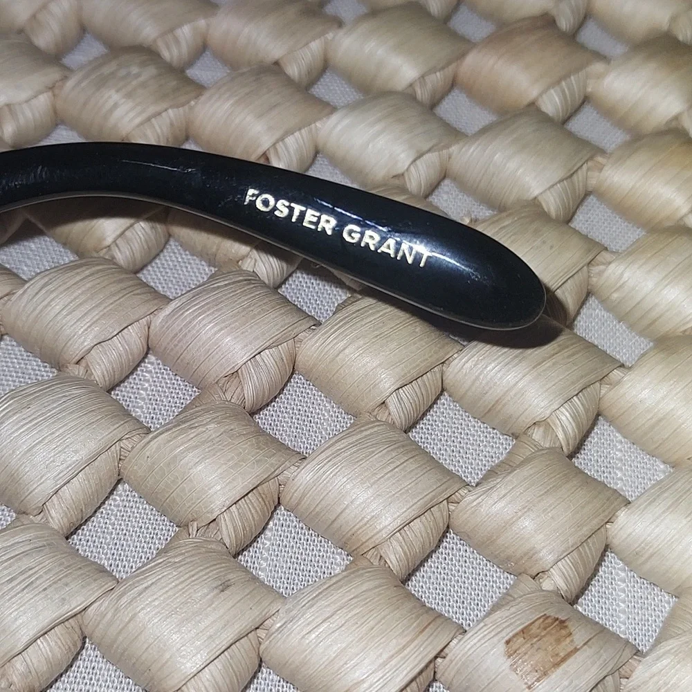 Foster Grant Maya Sunglasses - Picture 7 of 12